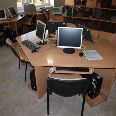 Kompiuterių klasės baldai 2